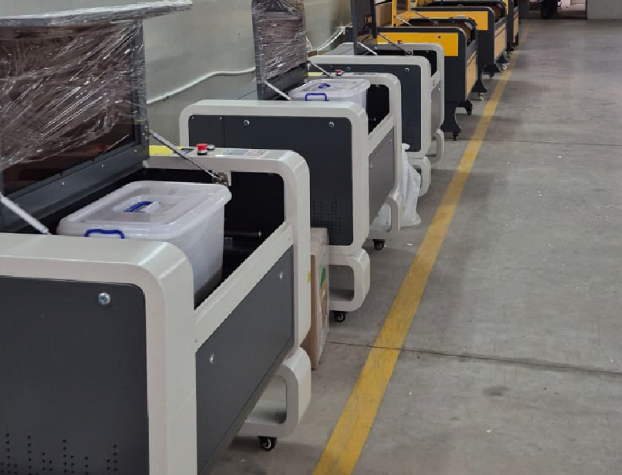 Máquinas láser CO2 preparadas para entrega